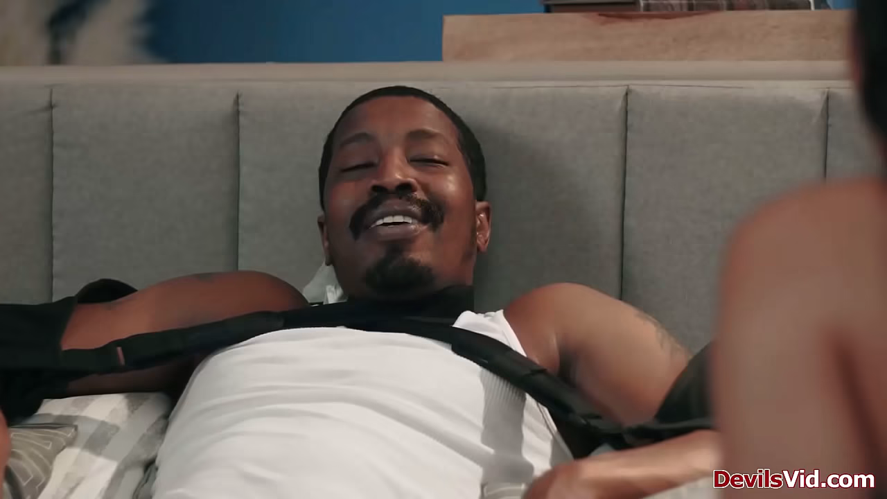 Teen stepdaughter jerking stepdad off ends up getting fucked