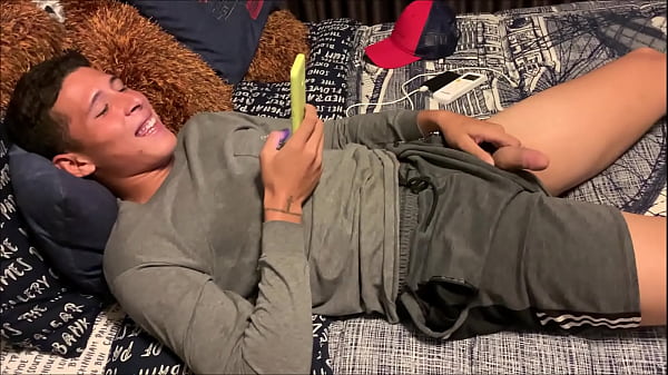 straight guy gets horny talking to his girl fri...