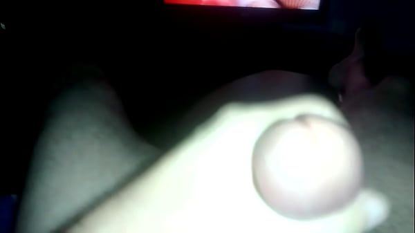 Fait du bien une petite crosse avec un film porno
