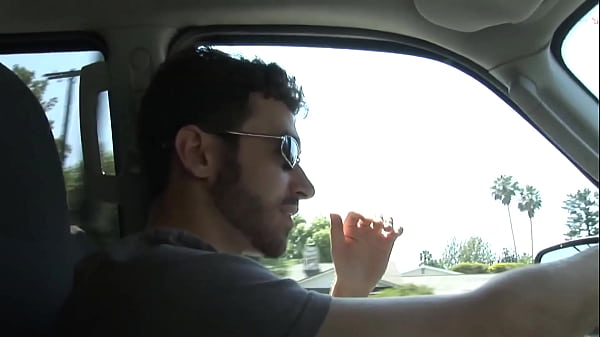 汗をたっぷり含んだ臭いジーンズを履いたまま半分ジーンズおろしてクチャクチャオナニーしたら頭の真っ白になりました...