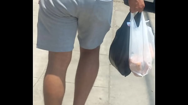 Nalgoncito caminando