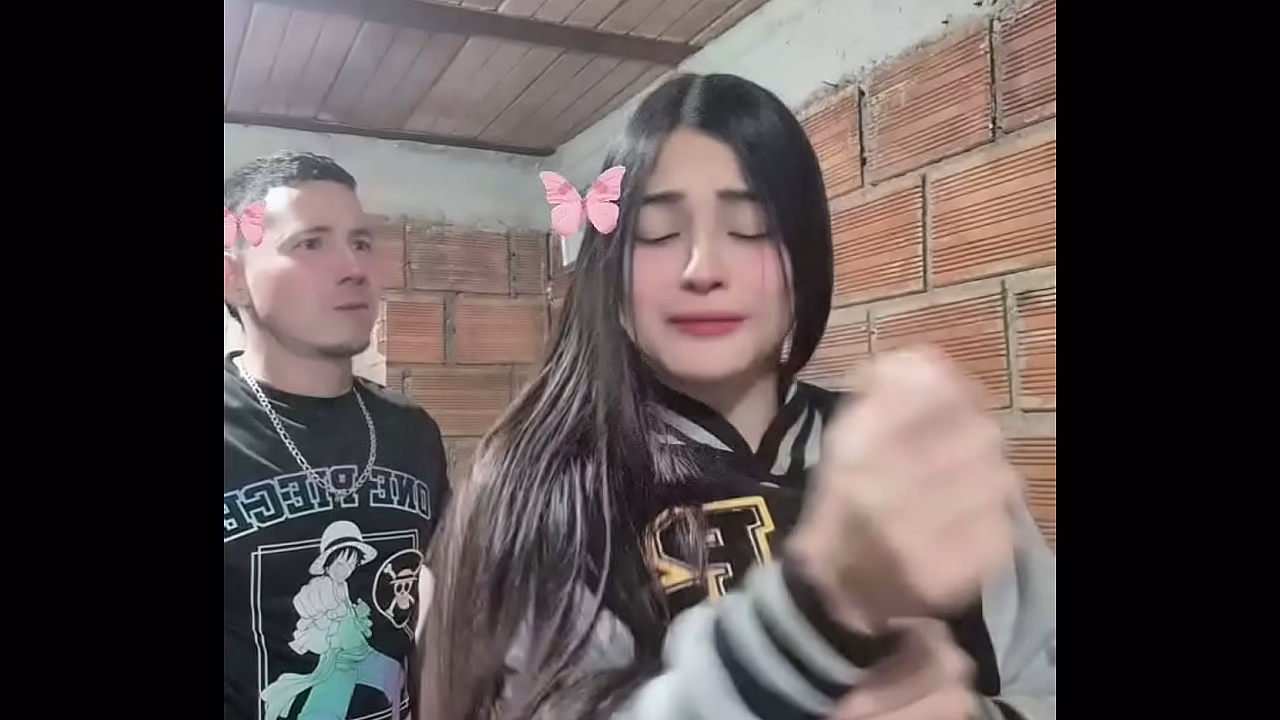 El me hace desear sexo anal.