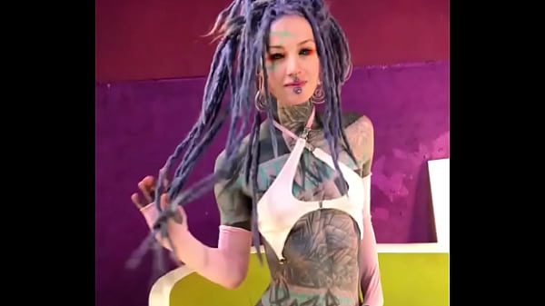 A little behind the scenes of a photoshoot ?. How do you like the outfit? ? #photoshoot #behindthescenes #outfit...