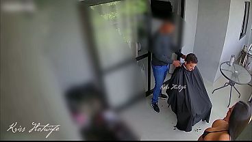 Download Video - Meu corno chamou o barbeiro em casa&period;&period;&period; e eu resolvi brincar de puta de verdade&period; Atendi a porta s&oacute; de biqu&iacute;ni min&uacute;sculo e transparente&period;