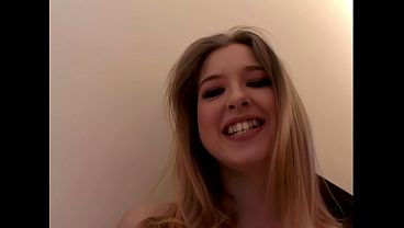 Colocando a porra dele pra fora do meu cuzinho - Enfia tudo no meu cu