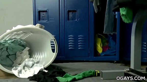 Download Video - Toby Springs masturbating