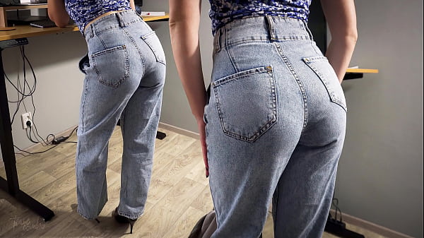 Milf Secretary In High Weist Jeans Teases Her N...