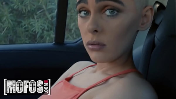 Download Video - &lpar;Scott Nails&rpar; Sees &lpar;Paris Amour&rpar; Walking Gives Her A Ride Then They Have A Good Time At His House - Mofos