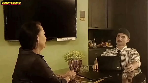 AMATEUR PAWG BOUNCING ON BBC