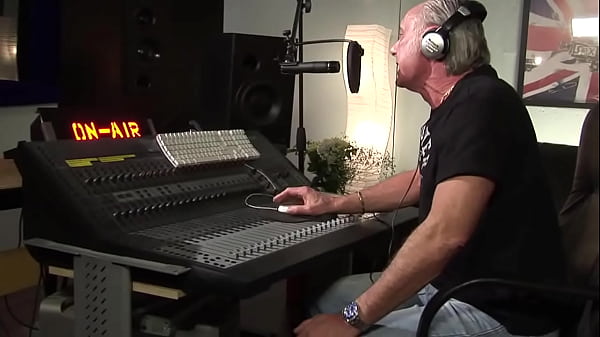 Nasty Japanese babe gets her shaved pussy boned and creampied by two guys