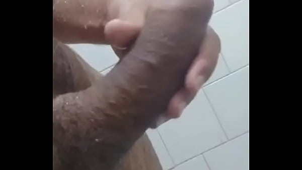 Yuri Gaúcho - Masturbando no Chuveiro