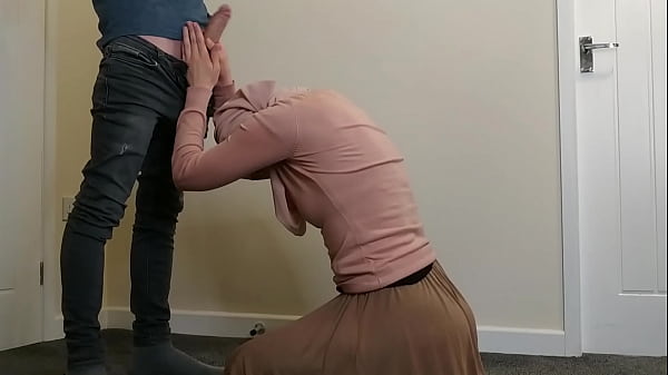 Arab Girlfriend In Hijab Gets Fucked Hard