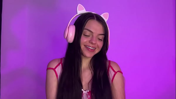 Latina magrinha &eacute; fodida no cuzinho e na xoxota