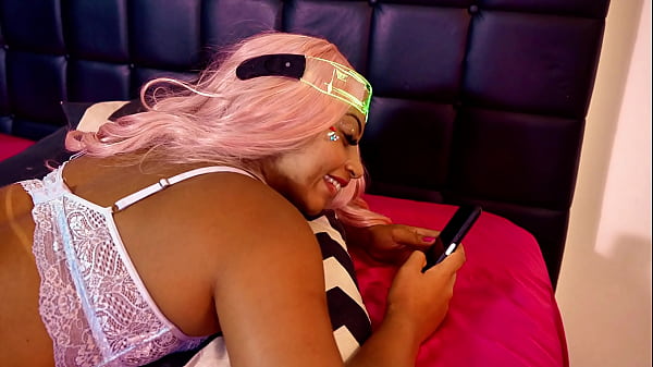 Novinha gostosa transando com tatuado e levando gozada na bunda !
