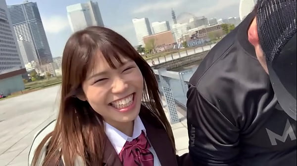 ハメ撮り 正統派美女18歳 やわからF乳をモミモミす...