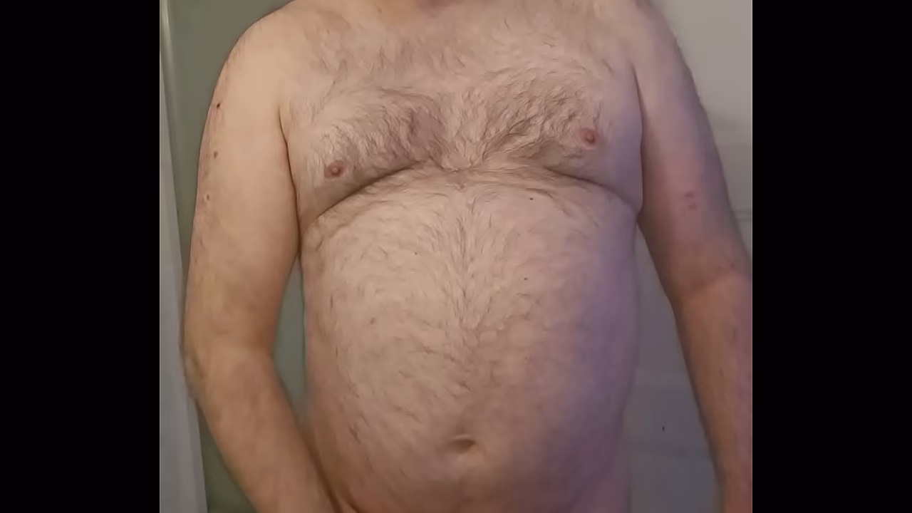 Nude Martin Lavall&eacute_e masturbates