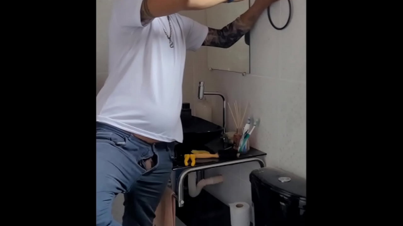 Marido en Alquiler y Marido Cornudo (Davizão 2024)
                    hetero gozada macho fetiche banho grosso marido banheiro homem casado forte bissexual gordinho pedreiro encanador parrudo trabalhador ferramenta belo horizonte broderagem muchos negros