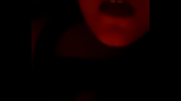 Joven gordita masturbandose pensando en mi