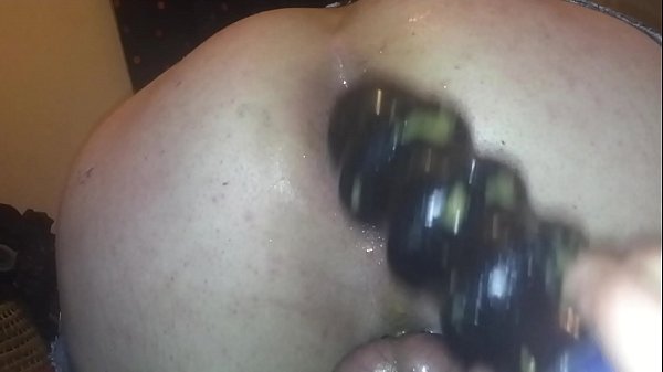 Playing and farting with my buttplug x