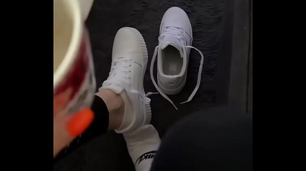 I wish you a nice start into the week!Today in white Nike socks ;)VIP on OF #feet #feetworld #fetisch #Nike #n ...