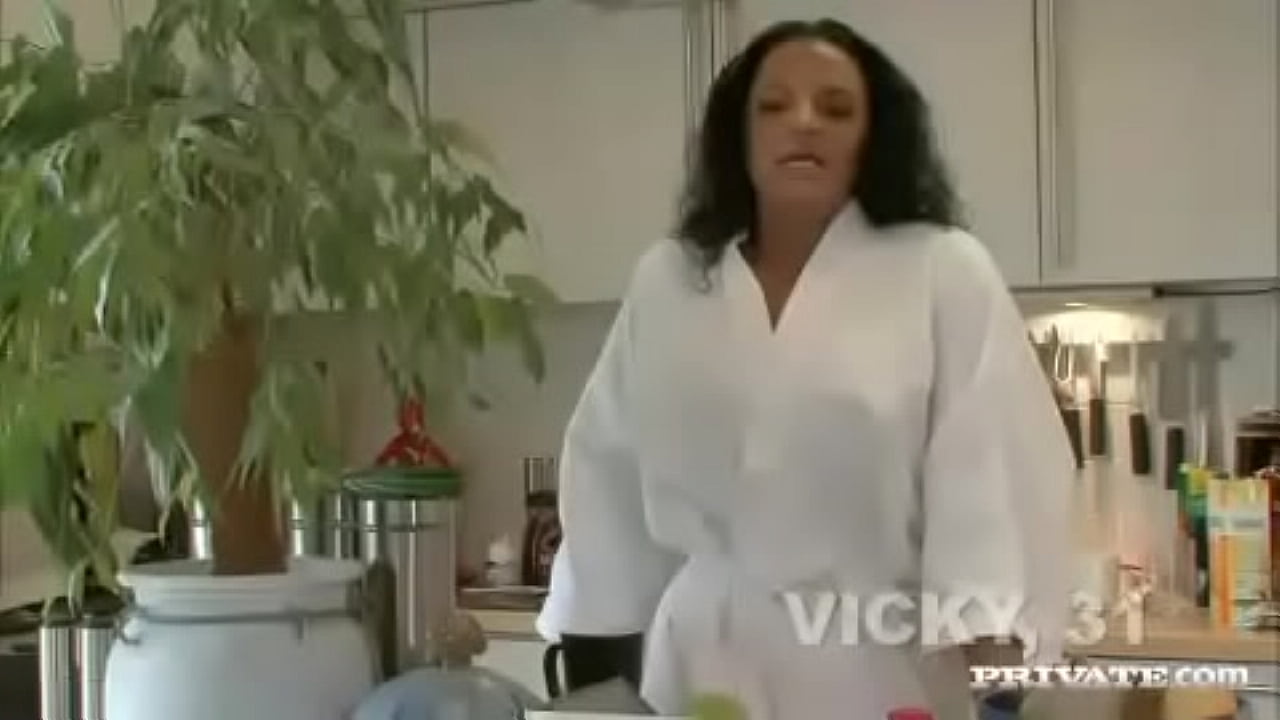 Vicky W piensa que dos pollas son mejores que una durante una DP con mamada
                     anal blowjob kitchen lingerie big tits black hair indoor big butt long hair white girl 2 on 1 white skin wide hips double penetration dp shaved pussy hair only white men muchos negros