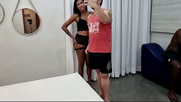 CORTES: SEXO ENTRE MULHERES | Emme White gozando com massagem de Mel Fire