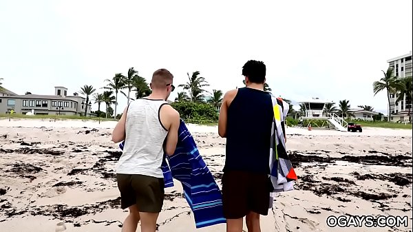 Download Video - Gay beach boys