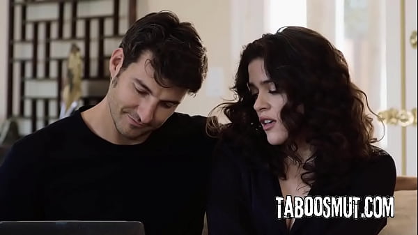 Brunette Housewife Fucked By The IT Guy After Got Caught With Porn