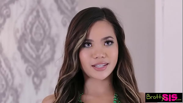 Step Sis "What the fuck are you doing?! I guess it feels good!" S17:E9