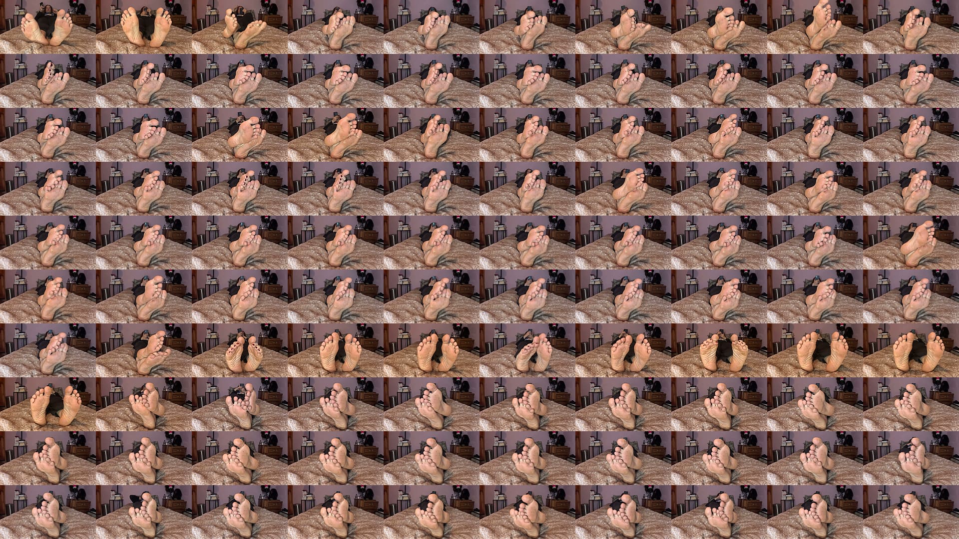Doomscrolling while showing off my soles 预览图