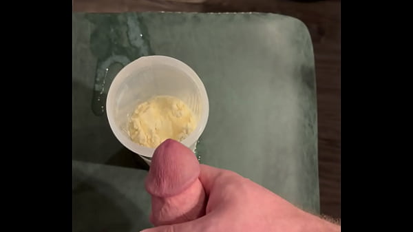 Big Dicked White Bodybuilder Cums Into His Own ...