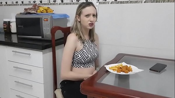 Download Video - Menina com dor de barriga peidando fedido - Cum Tribute Brazil