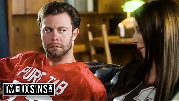 Stepdad Can't Resist Breeding His Stepdaughter During a Football Game Night 6 min