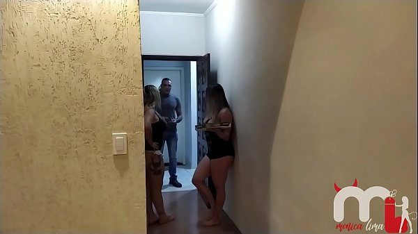 Monica Lima and Fernandinha Fernandez are challenged to seduce the pizza delivery boy, were recognized and eventually fulfilled the mission.