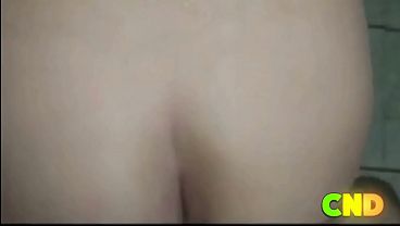 Dei gostoso no banheiro