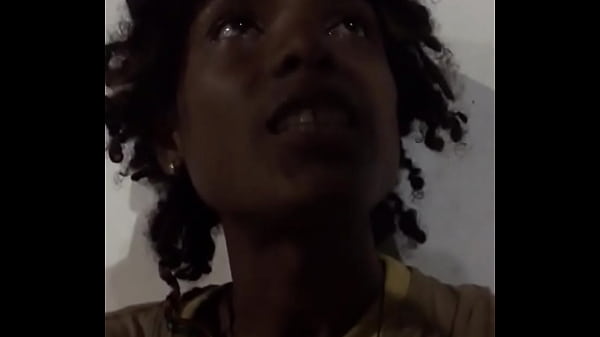 Discute diariamente con su madre por el amor que le tiene a la calle.