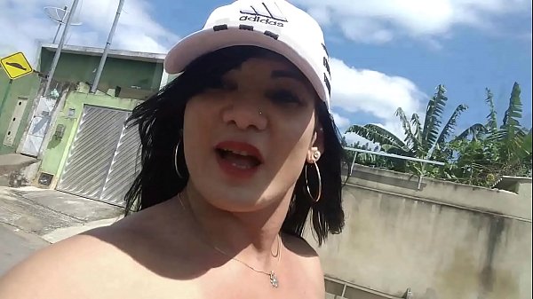 Download Video - moto t&aacute;xi me levou pro mato&comma; pra encontra com cara do tinder Veja mais em XV Red