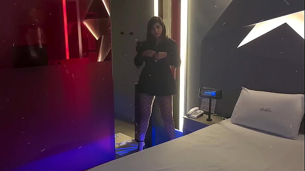 Meia Arrast&atilde;o e Gozo: Fodi a Vagabunda e Amei os Pezinhos!