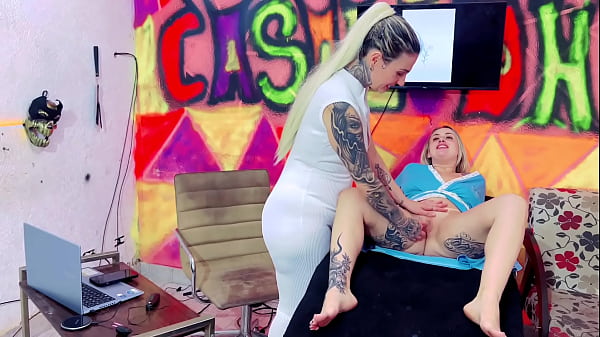 Patricinha goes to the tattoo studio to tattoo her pussy. Tattoo artists can't stand the sight of pink pussy and make a lot of mess inside the studio! (Sheer and Red)