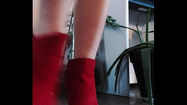 Petite video avec des talons rouge que je viens d'acheter !?Vous en pensez ...