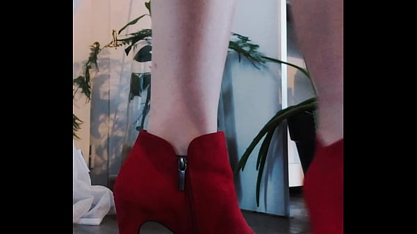 Little video with red heels that I just bought!? What do you think...