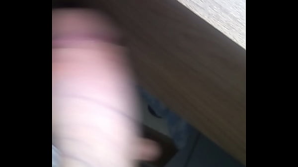 Minha rola bamba. Não está dura por completo.