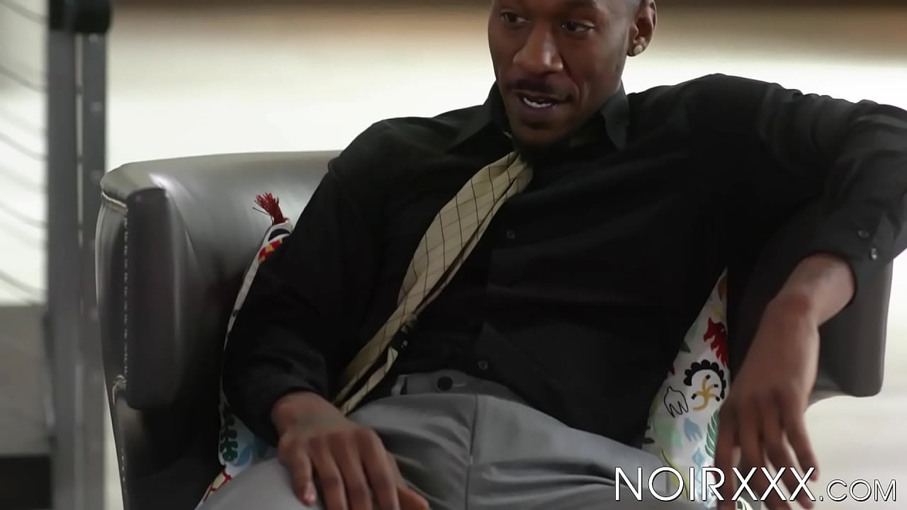 El semental musculoso Casey Everett follado a pelo por Deep Dicc antes de una mamada
                    cumshot black hardcore interracial blowjob tattoo deepthroat ebony gay stud bareback rimming jock big dick bbc gay porn hd porn casey everett noirxxx muchos negros