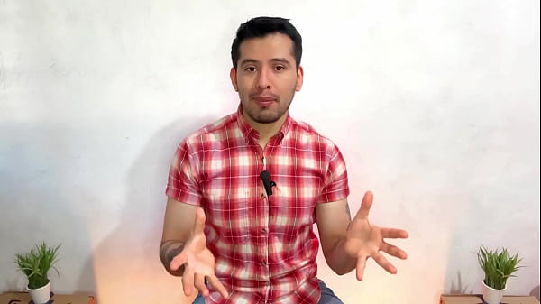 Policia dotado termina follandose el culo del n...