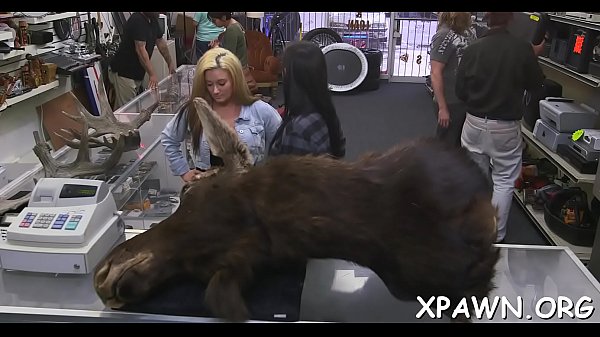 Horny amateur does oral-sex stimulation