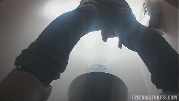 Download Video - Boys secretly filmed in a public toilet