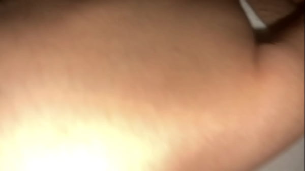 Me froto y meto dedo en mi coño gordo porque ya...