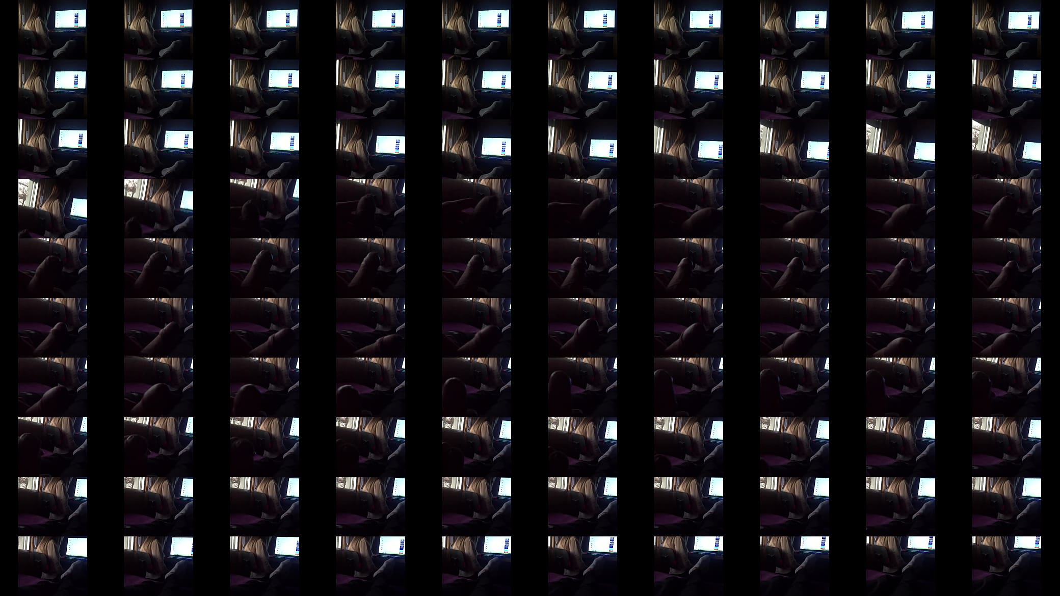 Una amiga en casa mirando una pel&iacute;cula mientras me hago una pija 预览图