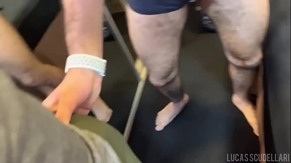 Download Video - O vendedor de sungas &vert; Lucas Scudellari e C&aacute;ssio Farias &lpar;Pr&eacute;via&rpar;