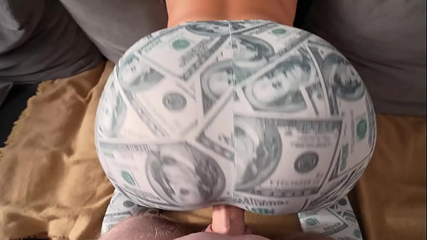 Big Ass Babe Fucked In Her Ripped Leggings